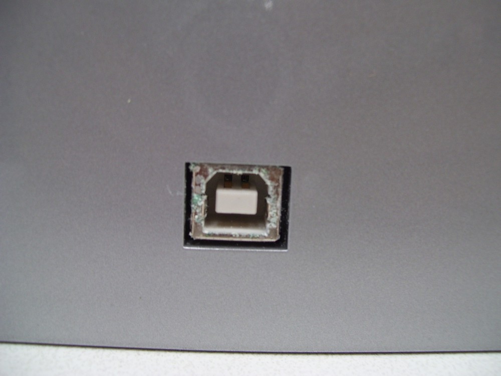 SENTRY SAFE QA0121 FIRE-SAFE WATERPROOF DATA USB CD/DVD STORAGE CHEST SAFE