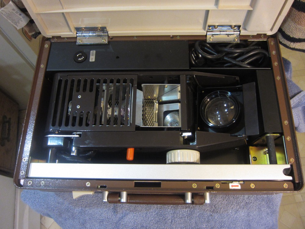 Apollo Horizon Portable Overhead Projector Needs TLC