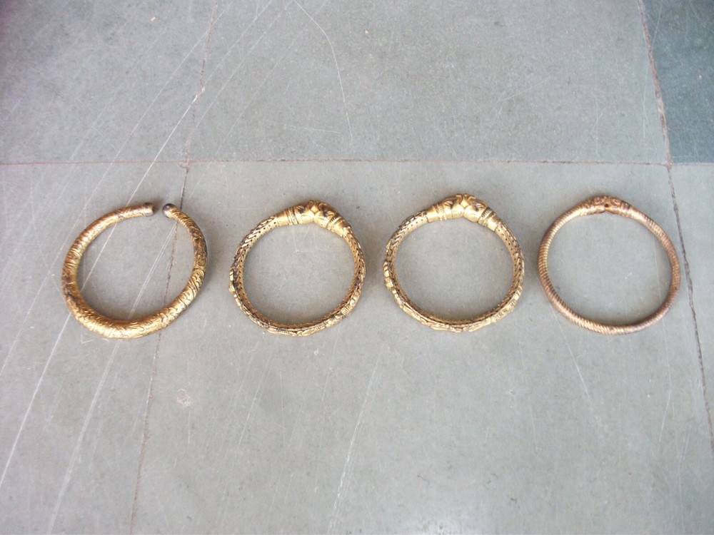 4 Pc Vintage Fine Metal Handcrafted Solid Crafted Bracelets /Bangles