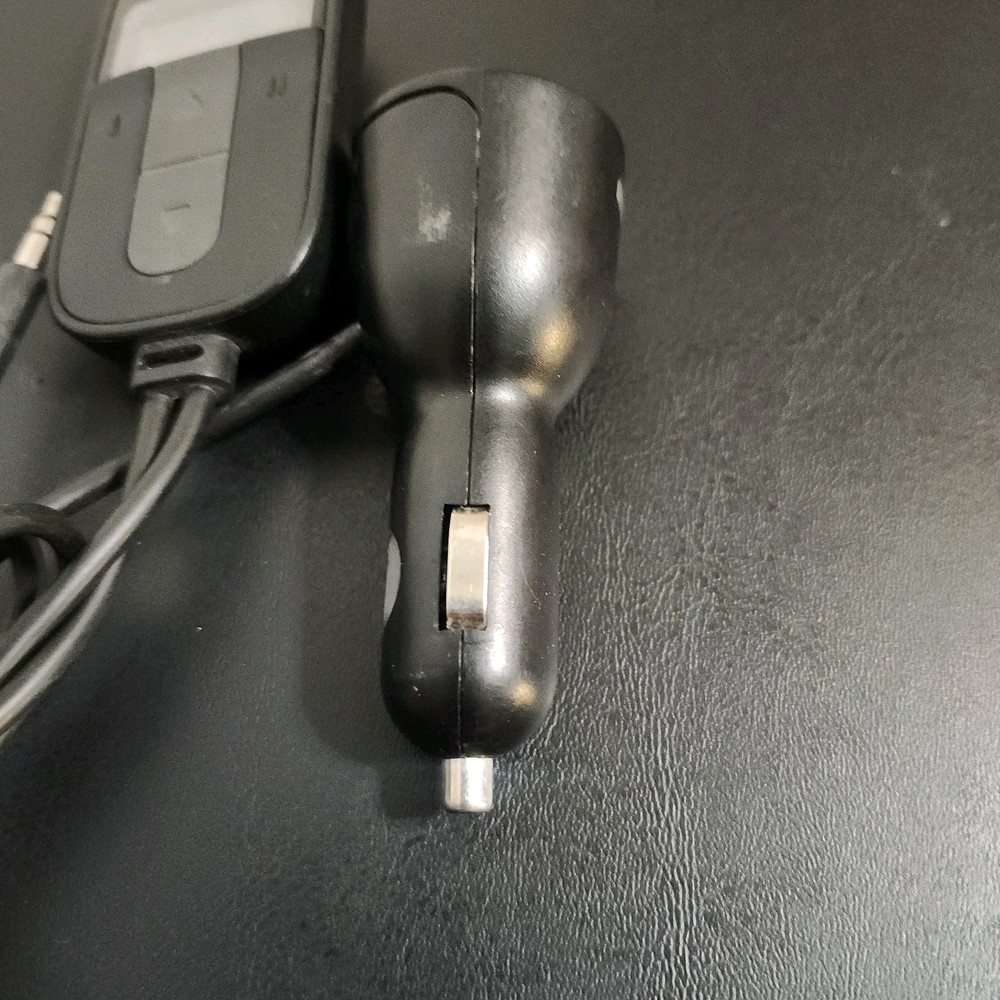 Belkin Tunecast Auto Universal Adapter FM Transmitter F8M066