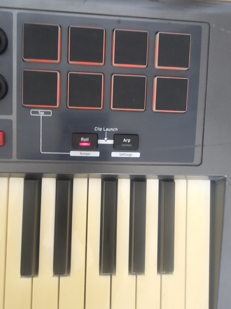 Novation Impulse 49 USB MIDI Controller – 49 Keys with Pads (Used)