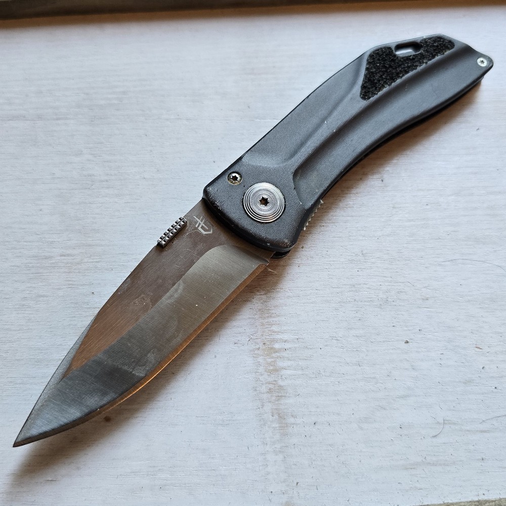 GERBER TRAVERSE FOLDING KNIFE LINER LOCK PLAIN EDGE BLADE