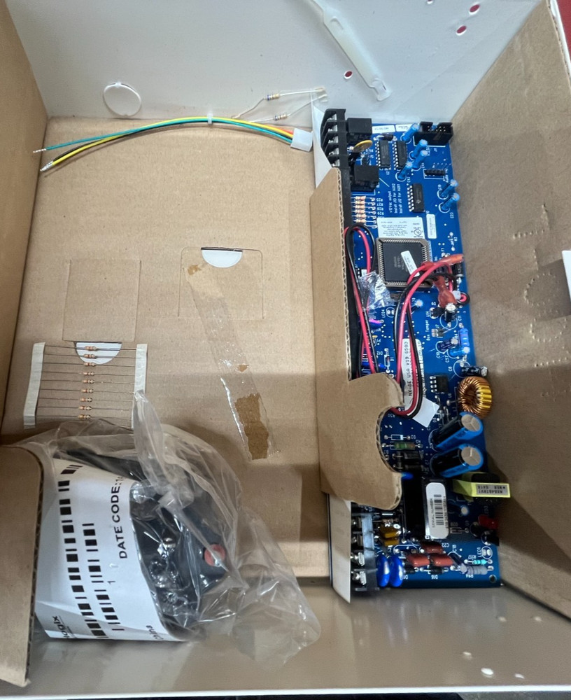 Interlogix NX-8E-KIT-7-RF Security System/ NO RF KEYPAD