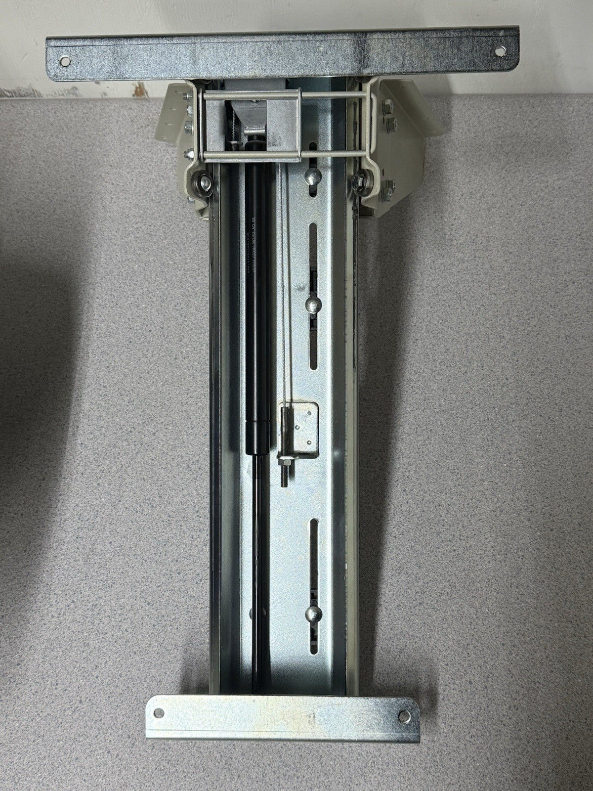 Sewing Machine Air Lift D-7062 - 50 lb