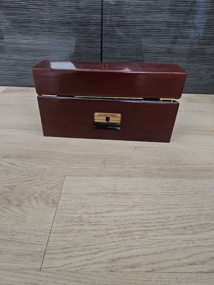 Orbita 2 watch winder Wood NEEDS WORK