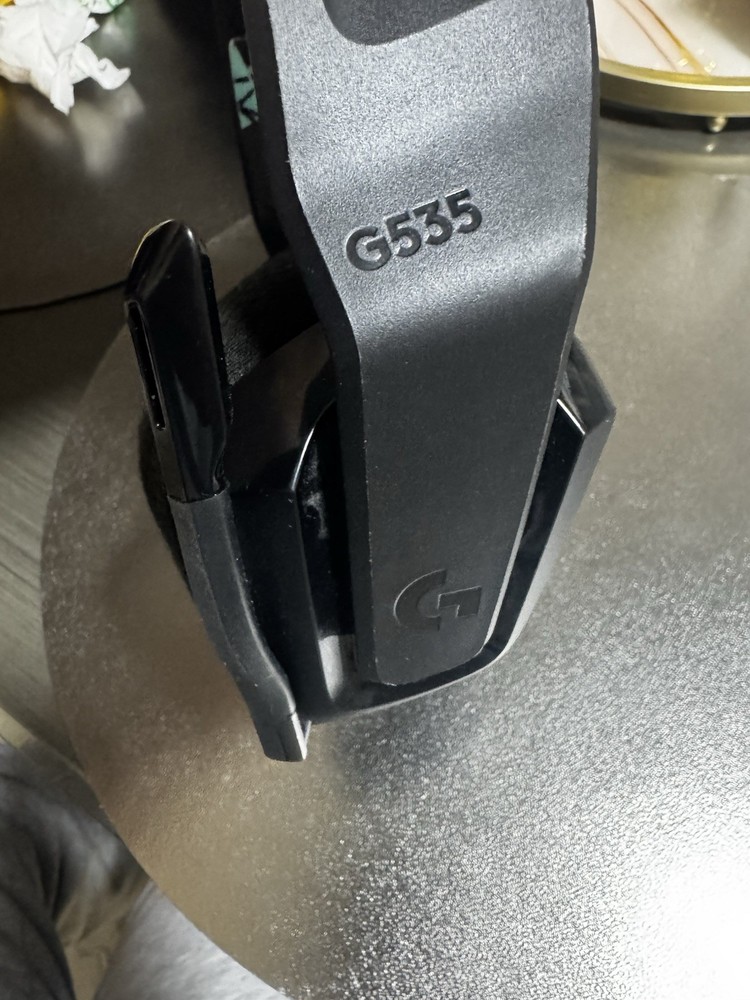 Logitech G535 Wireless Headset , USB Bundle Is Included .