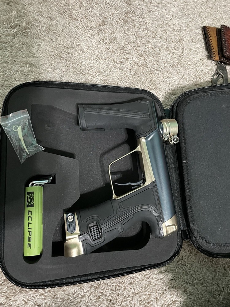 Planet Eclipse CS3 Pro Paintball Marker Package with Barrels, Case, Accessories