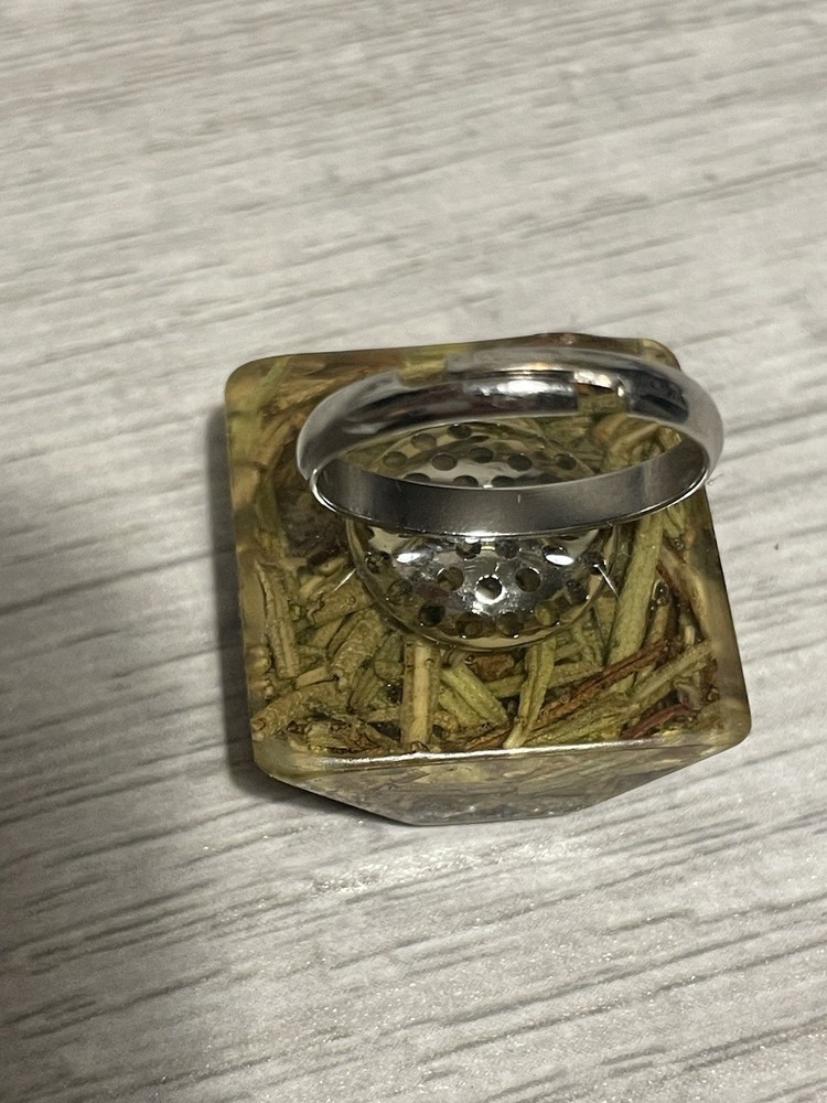 Woman’s Handcrafted Adjustable Grass Ring