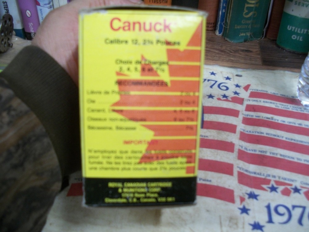 CANUCK IMPERIAL SHOTGUN SHELL BOX TARGET LOAD 12 GAUGE EMPTY BOX PLASTIC SHELL