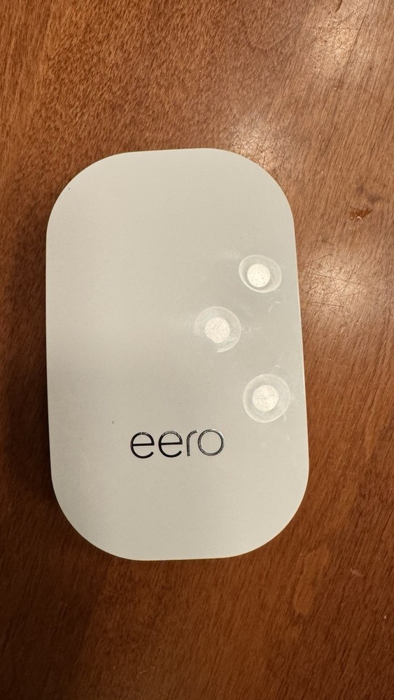 EERO Beacon 350 Mbps Mesh WiFi Range Extender Model D010001 TESTED WORKING