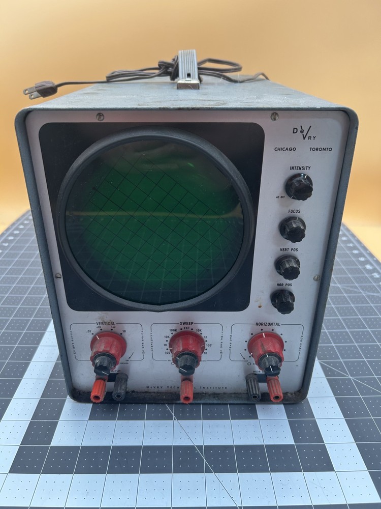 DeVry Industries Oscilloscope