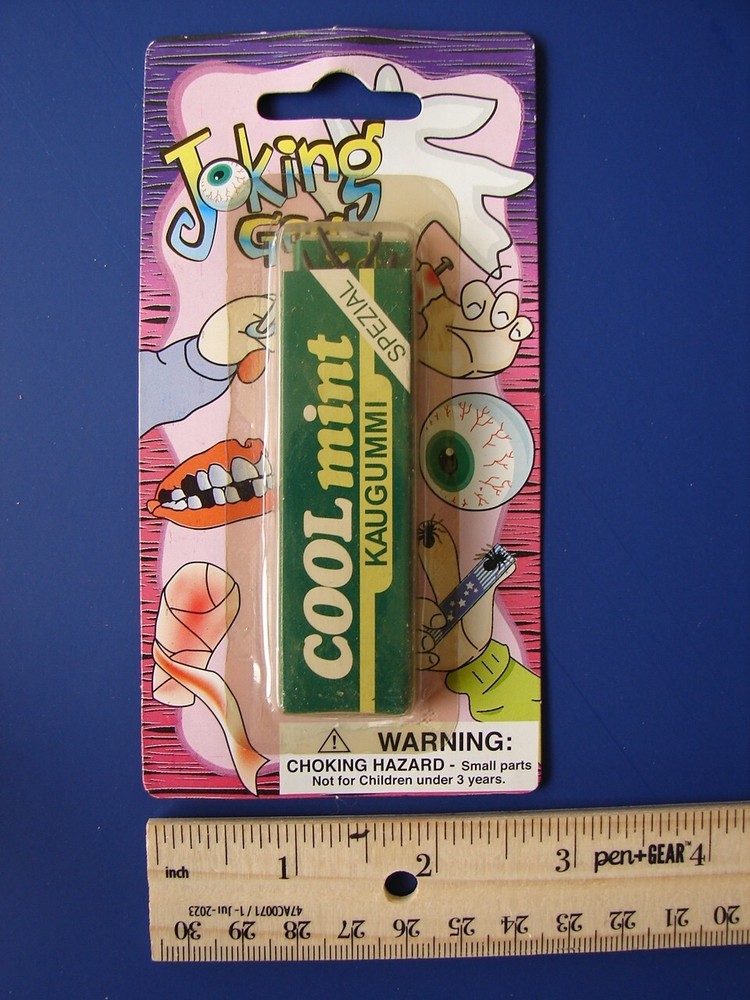COCKROACH CHEWING GUM PRANK : Cockroach Chewing Joke Fun GREAT PACKAGING