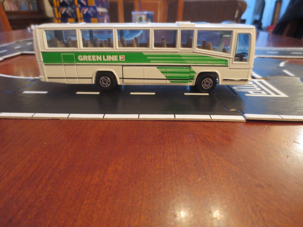 Corgi 773 - Green Line Coach