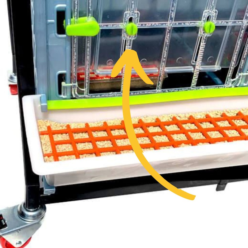 Adjustable Door Lock - Fits CB40 Brooders