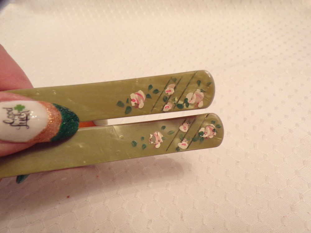 VTG Bakelite Table Cloth Holders