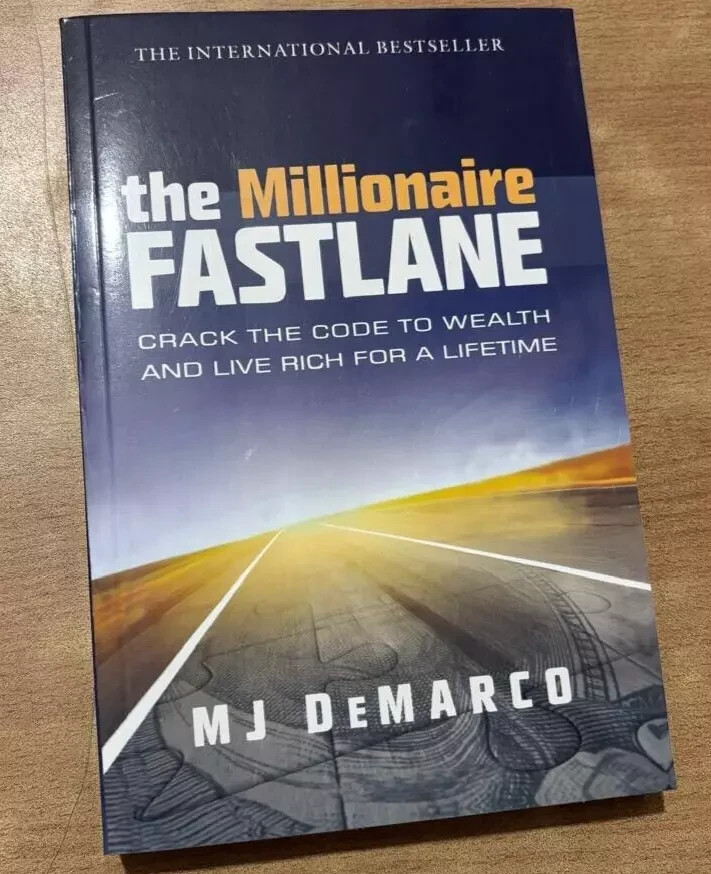 The Millionaire Fastlane: Crack the Code to Wealth, Paperback.......