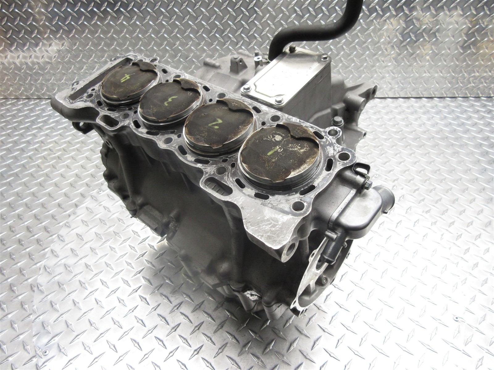 2012 11-15 Kawasaki ZX10R ZX1000 ZX10 Crankcase Case Engine Motor Block Piston