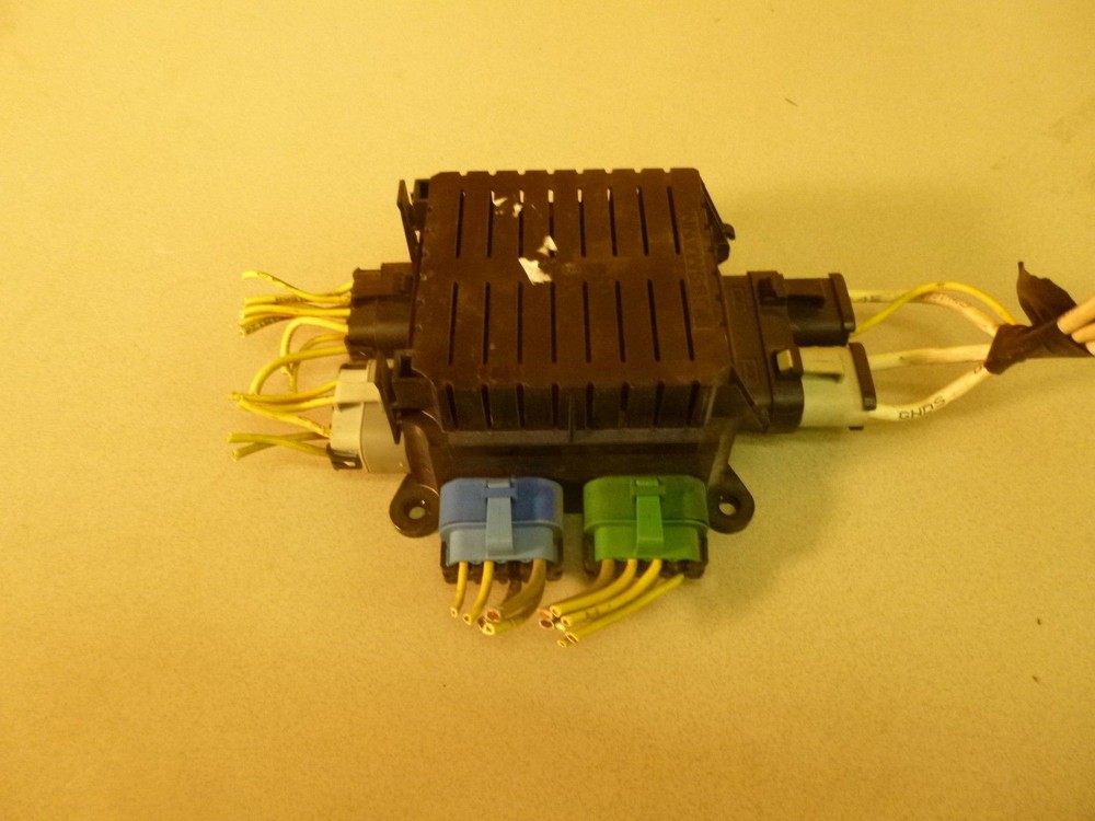 BUSSMANN SLEEPER FUSE BLOCK 31002-7 FREE SHIPPING