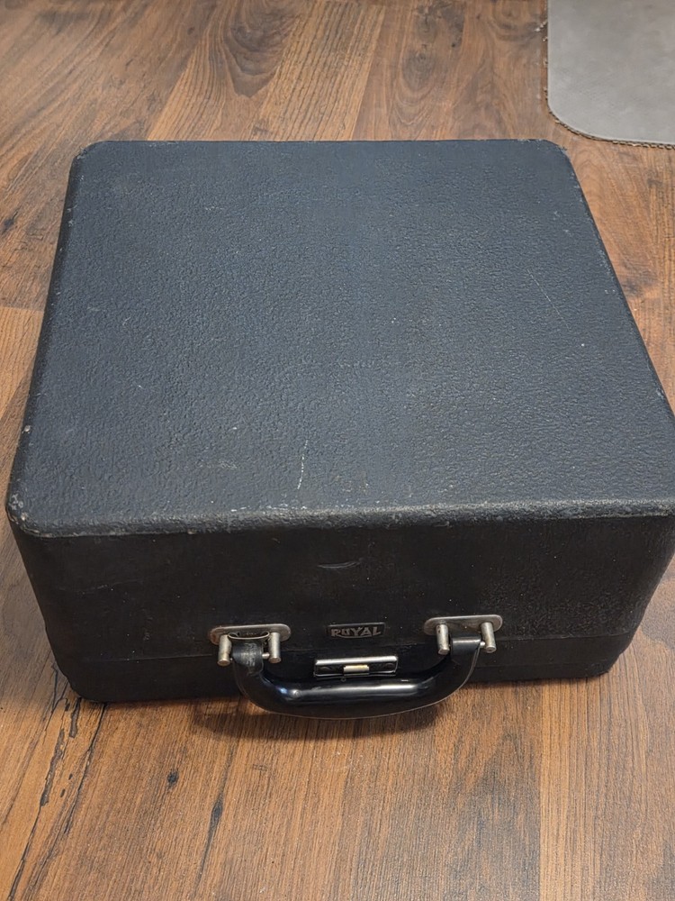 Royal Arrow Portable Typewriter 1940s w/Case - Please Read