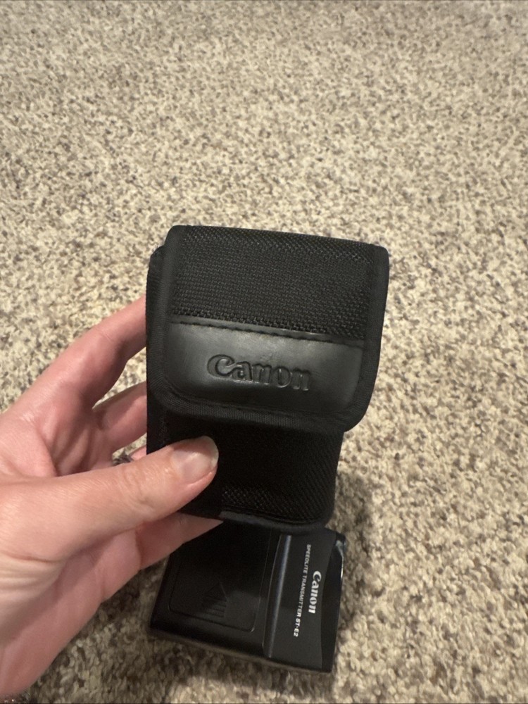 Canon Speedlite ST-E2 Transmitter with Battery and Case