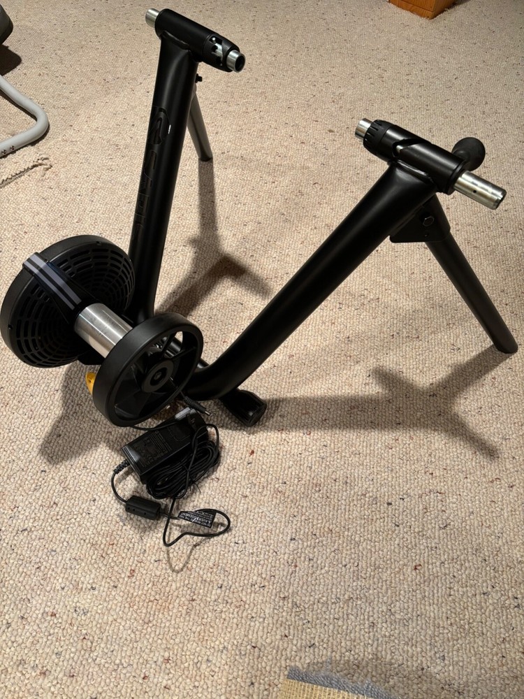 SARIS M2 smart trainer cycling