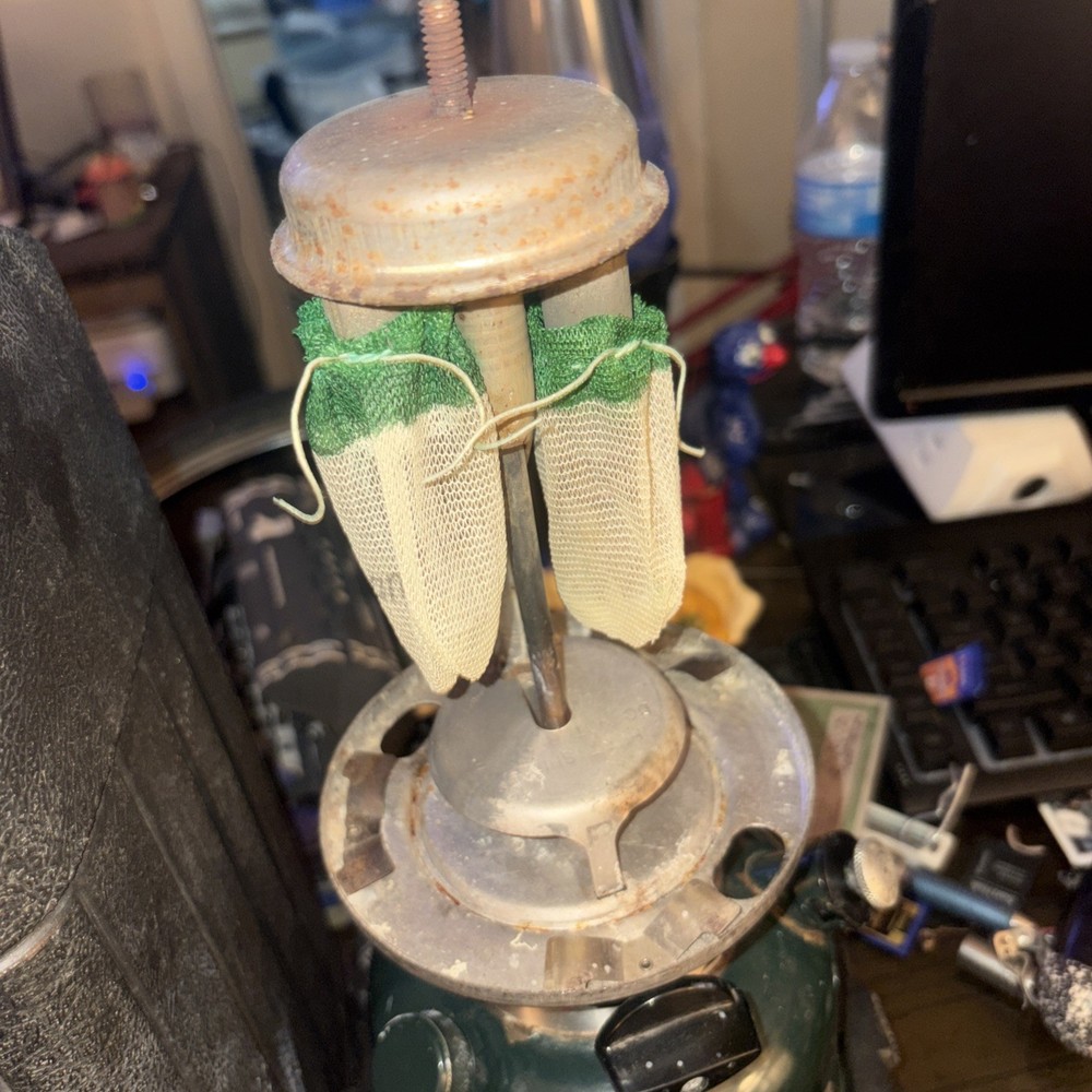 Coleman Adjustable Two Mantle lantern model 286A, 288A with case 1B98