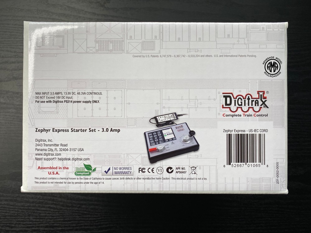 Kato N Scale Unitrack 4x8 3 Ring Layout Set + Digitrax DCS52 DCC