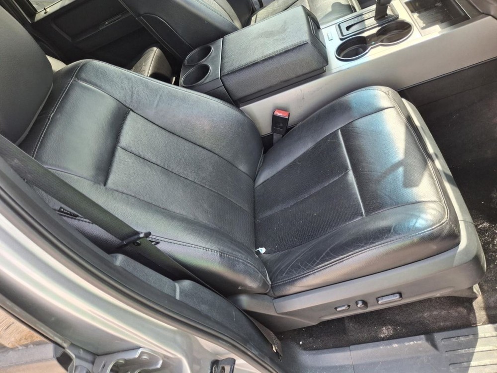 2015 Ford Expedition 8 Display Screen - Used, Reprogramming Needed, No Code