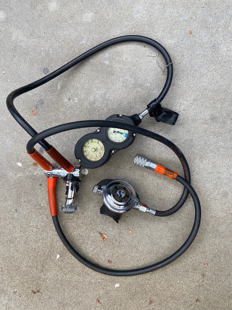 VINTAGE SCUBAPRO REGULATOR - Untested - Bin 10