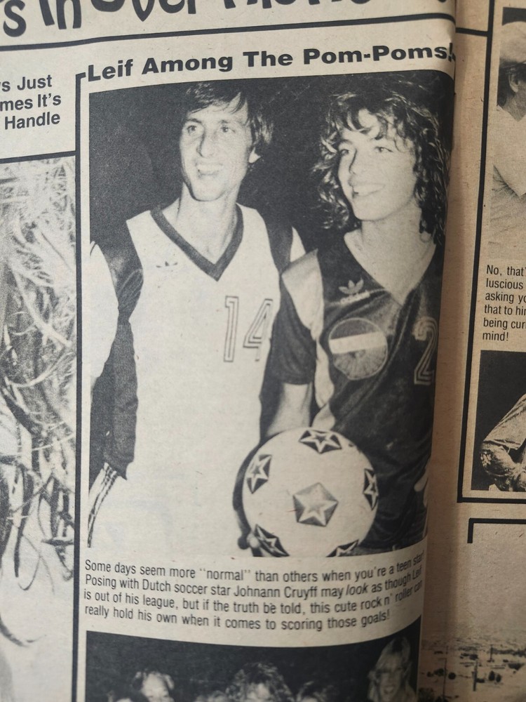 KISS RARE 1979 Vintage 16 Magazine Cheap Trick Loose Cover Writing NO POSTER