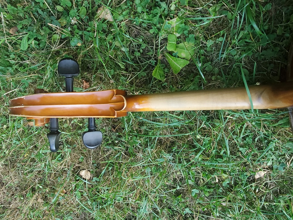 old Cello, needs repair!