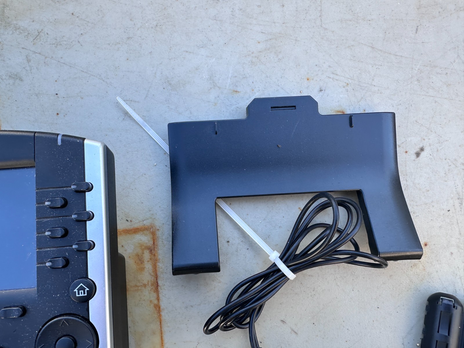 Polycom VVX410 Gigabit IP Phone w/Power supply, anti-twist handset connector