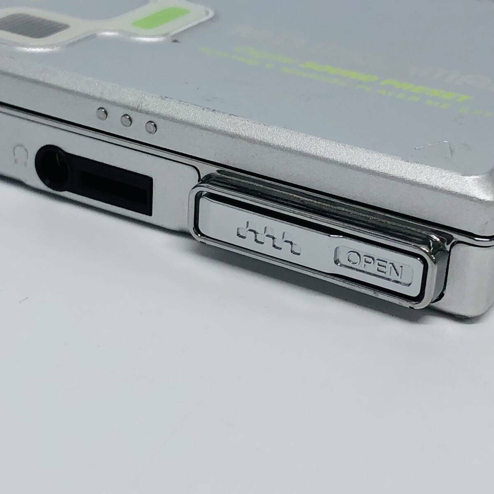 SONY MZ-E77 Portable Minidisc Player Silver Good