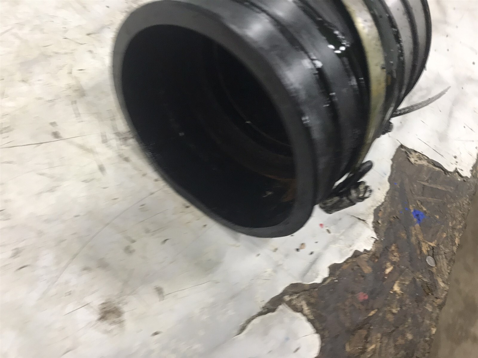 07 MerCruiser Mercury marine Alpha 3.0 L 4 cylinder exhaust elbow pipe 42422-1