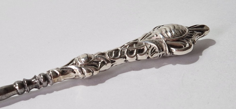 ANTIQUE SILVER DRESSING AID - BOOT BUTTON HOOK 7" RARE PATTERN