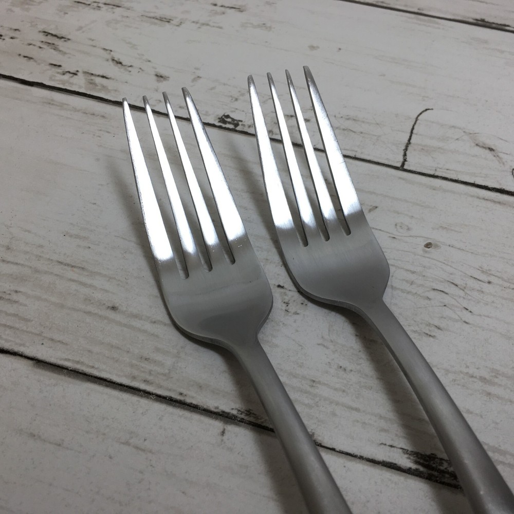 Hampton Silversmiths Gourdon 18/0 Stainless Flatware Dinner Fork x 2