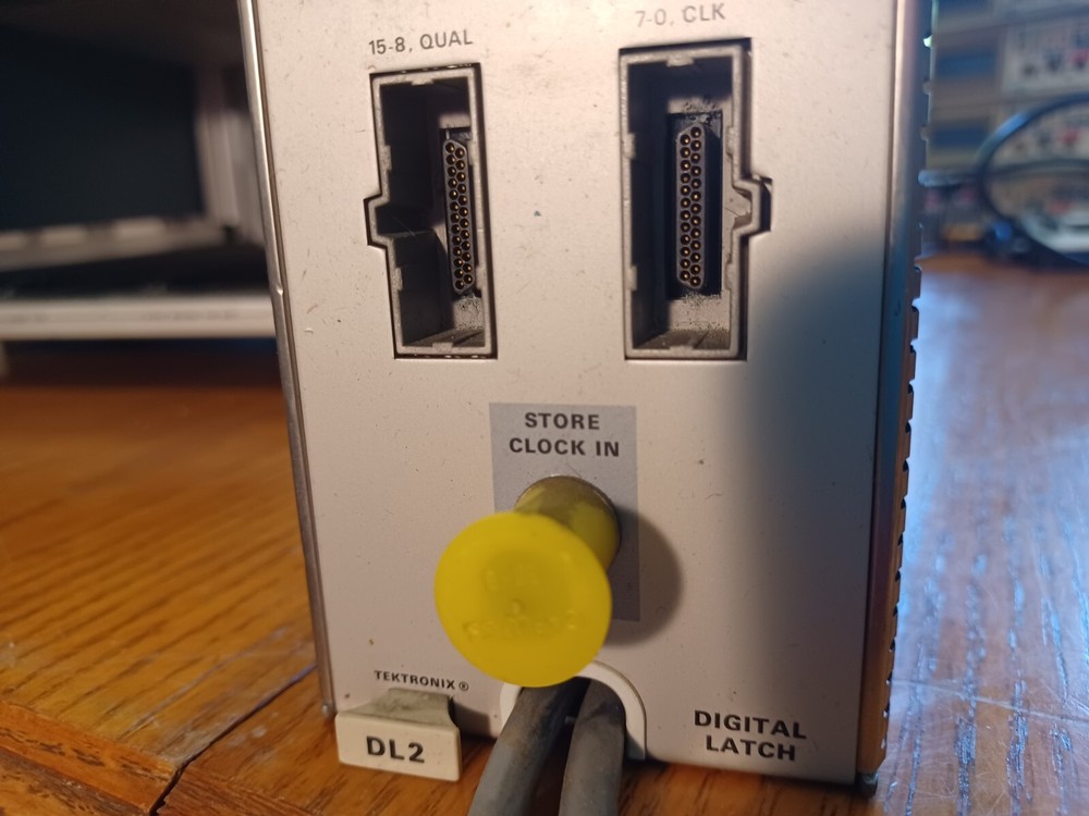 TEKTRONIX DL2 DIGITAL LATCH MODULE PLUG IN, UNTESTED