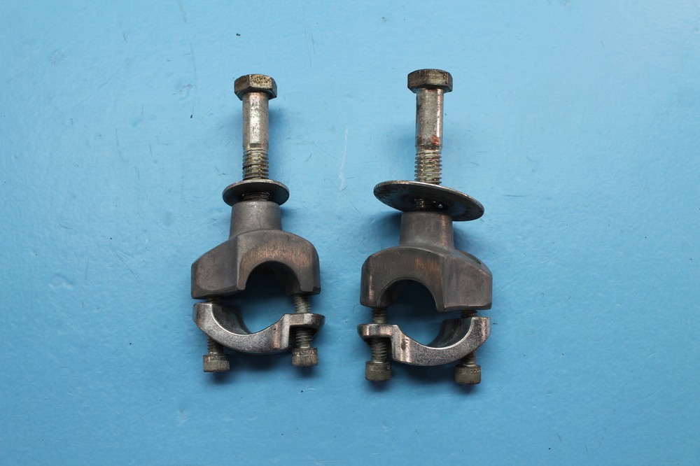 1371 01 HARLEY-DAVIDSON ELECTRA GLIDE HANDLEBAR RISER TOP CLAMP