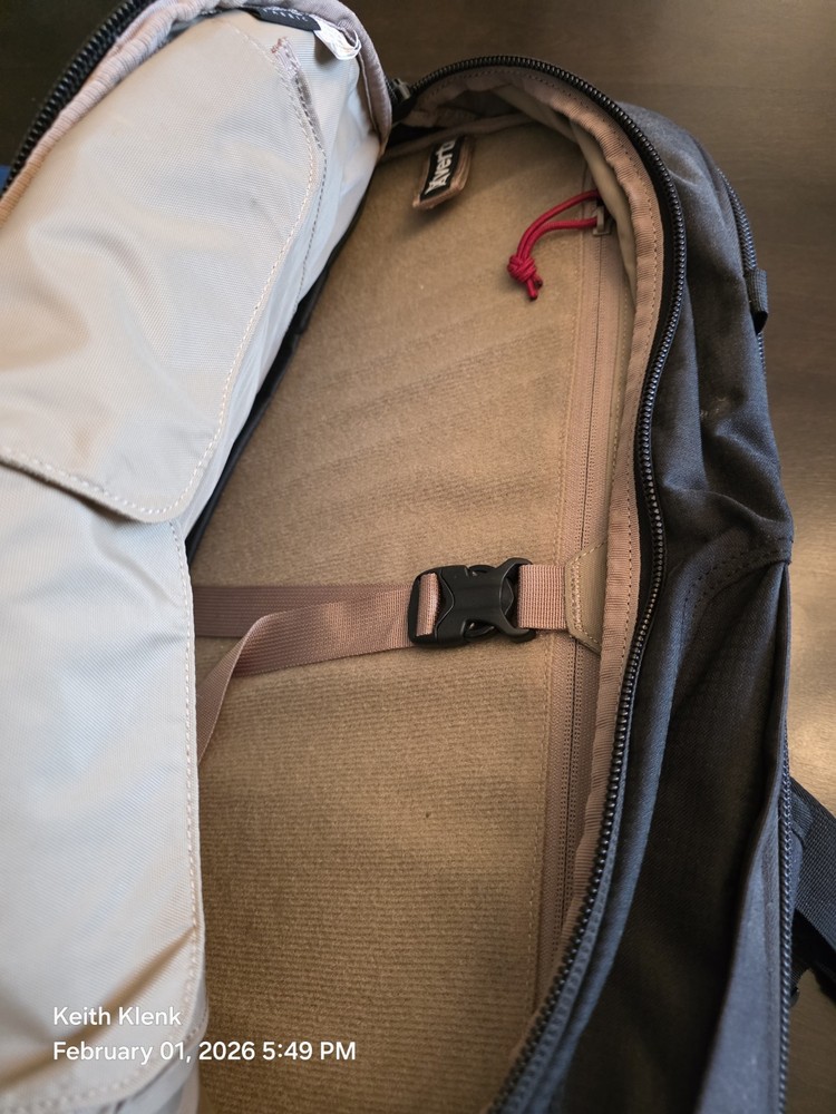 Vertx Commuter EDC Sling Backpack black