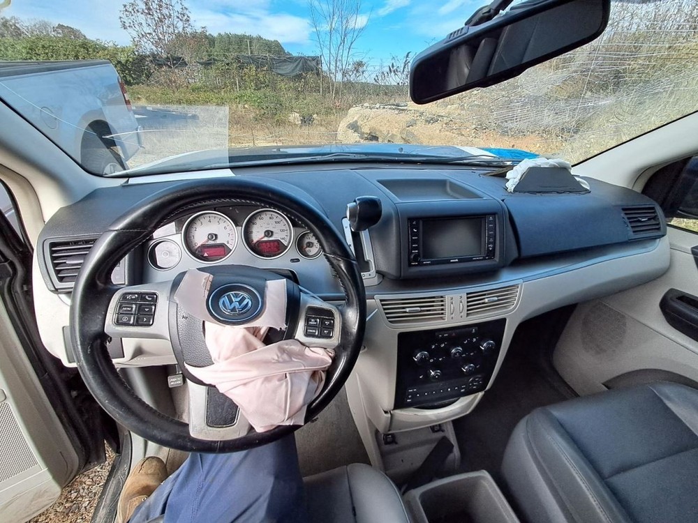 ROUTAN 2012 Glove Box 4878711