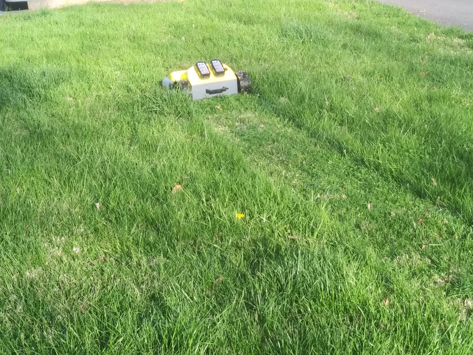 Zipmow RC robotic mower