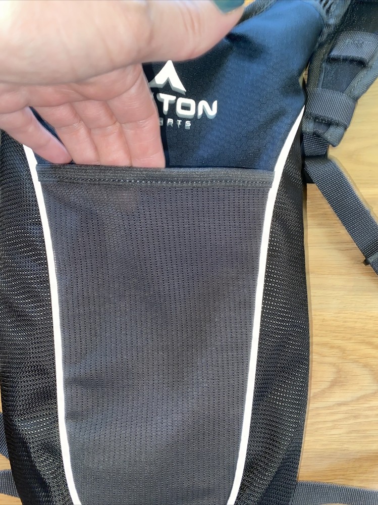 TETON SPORTS HYDRATION BLADDER PACK BACKPACK H20 (MISSING BLADDER )