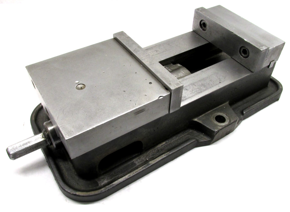 KURT ANGLOCK 6" MILLING MACHINE VISE w/ JAWS - #D60