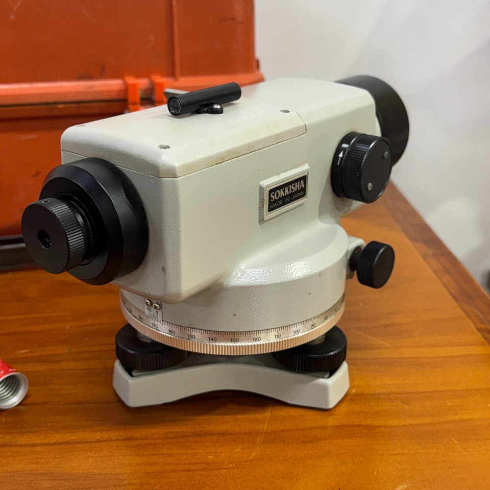 SOKKISHA B2C ENGINEERS' AUTOMATIC LEVEL - With accessories & Case - Made Japan.