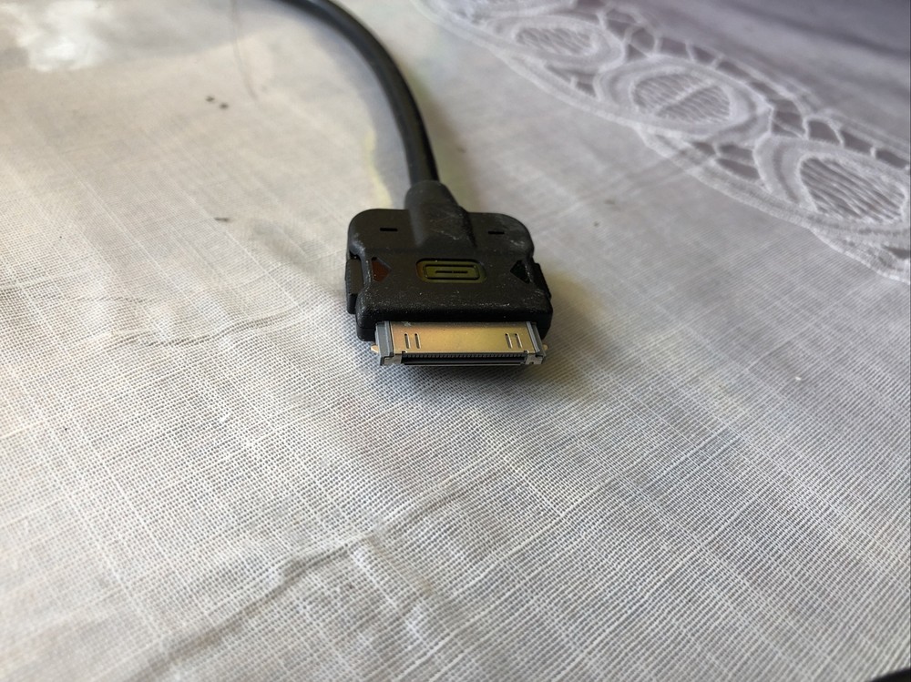 Audi Genuine iPod Adapter Plug 4F0051510F (Used)