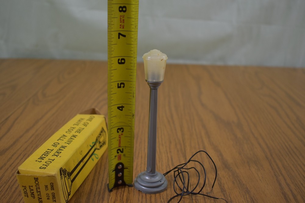 MARX LIGHTED BOULEVARD LAMP POST With Original Box No. 074 Model Train Accessory