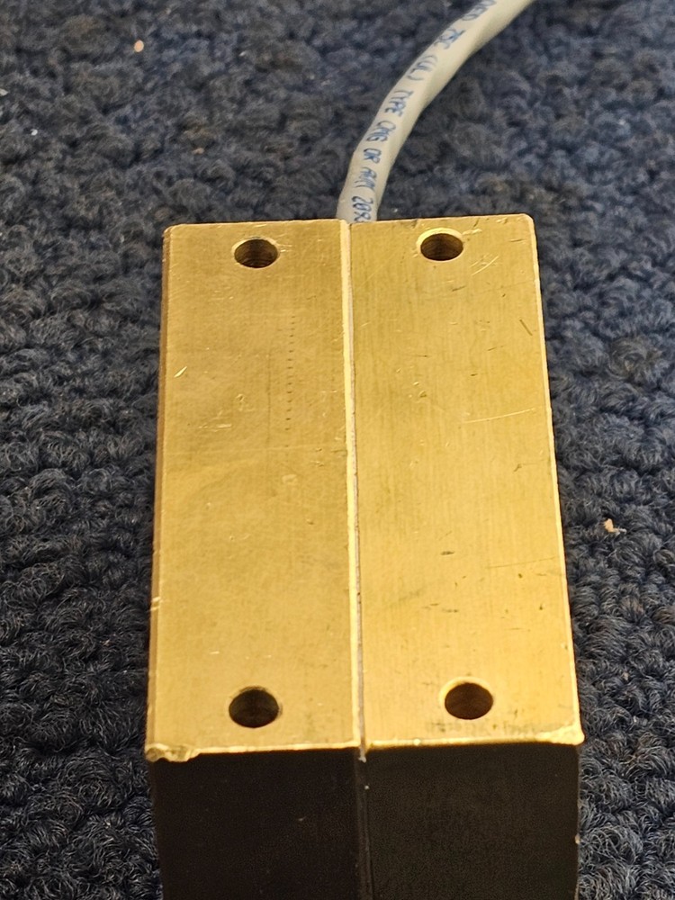 22124963: Piston-Type Flow Switch 2403C 3C 22 AWG SHIELDED 75C