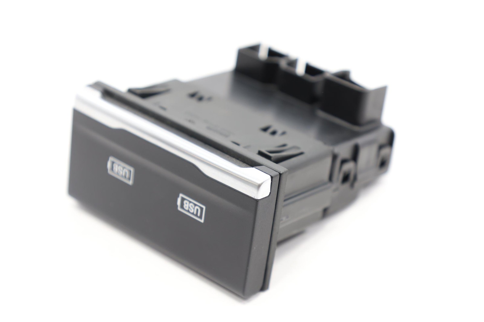 2021 - 2022 JEEP WRANGLER REAR CENTER CONSOLE BACK USB PORT OEM 68481187AA