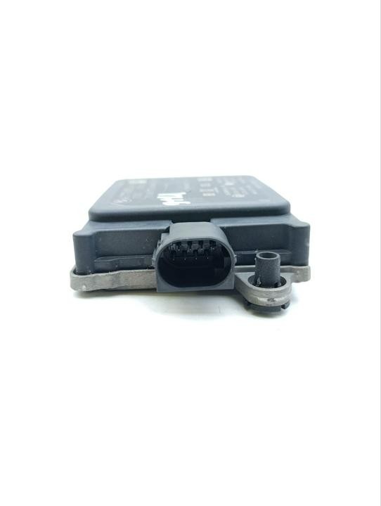 Control unit for automatic distance system and radarsensor BMW 7 2018 6888029