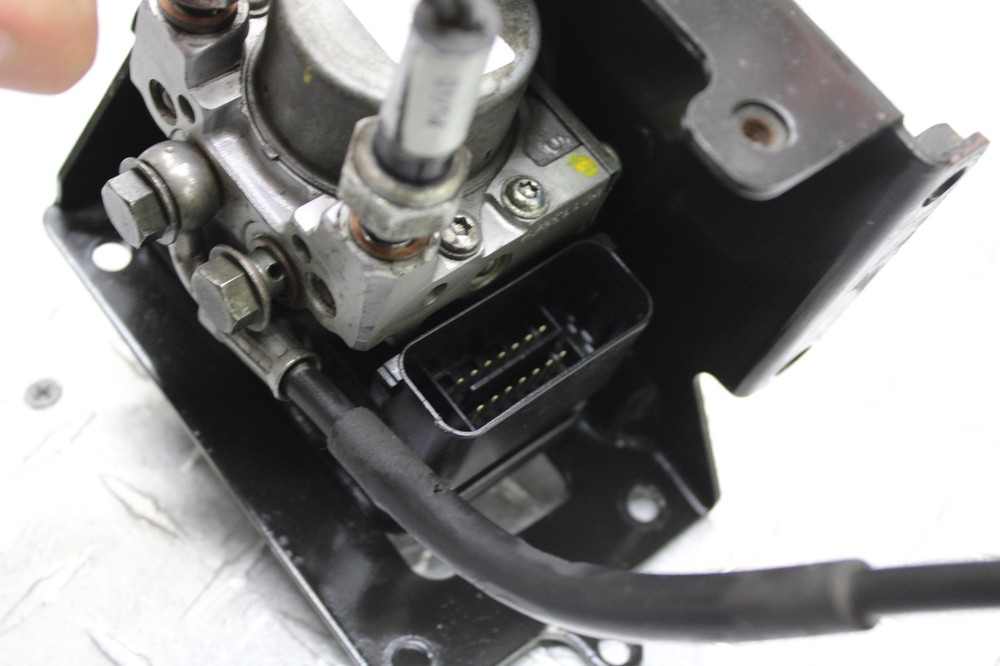 2014 INDIAN CHIEFTAIN ABS PUMP UNIT MODULE 2204981
